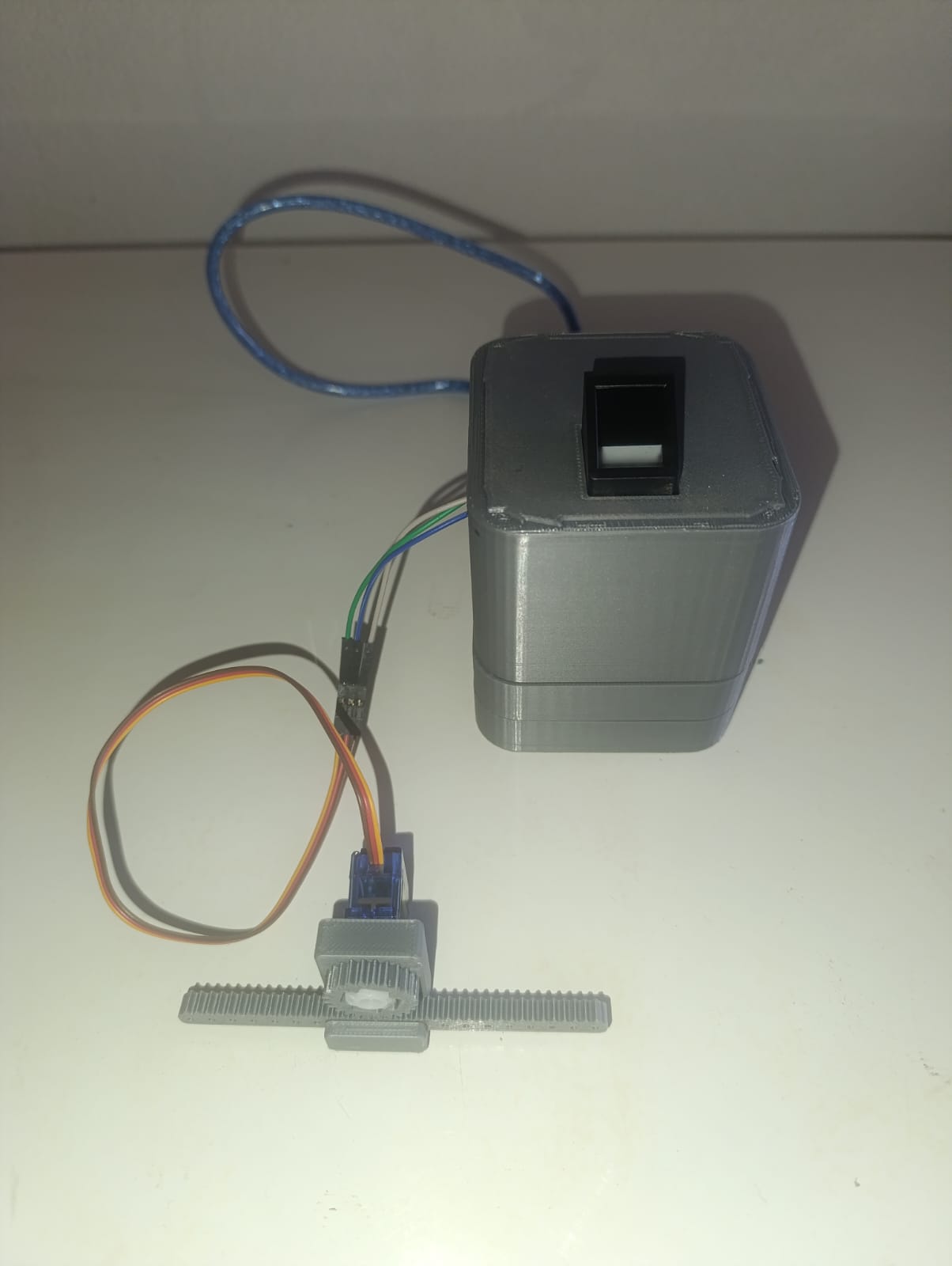 Proyecto Sistema de cerradura con Huella dactilar